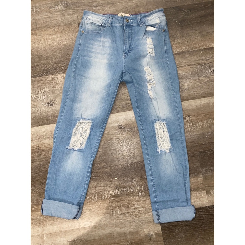 Lace patch jeans